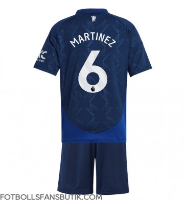 Manchester United Lisandro Martinez #6 Replika Bortatröja Barn 2024-25 Kortärmad (+ Korta byxor)